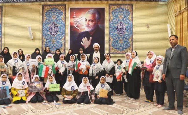دانش‌آموزان «وارثان شهدا و آینده‌سازان کشور» هستند/ نسل جوان باید تاریخ انقلاب اسلامی و حوادث مهم آن را به‌خوبی بشناسد