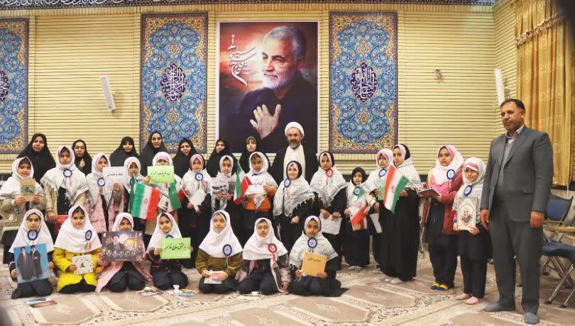 دانشآموزان «وارثان شهدا و آیندهسازان کشور» هستند/ نسل جوان باید تاریخ انقلاب اسلامی و حوادث مهم آن را بهخوبی بشناسد دانشآموزان «وارثان شهدا و آیندهسازان کشور» هستند/ نسل جوان باید تاریخ انقلاب اسلامی و حوادث مهم آن را بهخوبی بشناسد