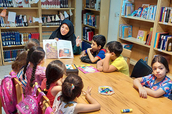 رقابت ۵۱ قصه‌گو در آوردگاه استانی؛ ایلام میزبان جشنواره بیست‌وهفتم