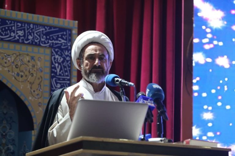 امام جمعه ایلام در همایش استانی نماز: مادران معماران ترویج فرهنگ نماز در جامعه هستند