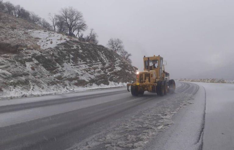 ۹۰ کیلومتر از راه‌های ایلام برف‌روبی شد