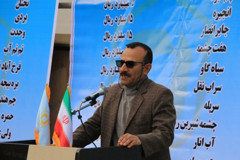 آغاز عملیات آسفالت معابر ۴۰ روستا در جنوب ایلام با حضور نماینده مردم استان در مجلس شورای اسلامی