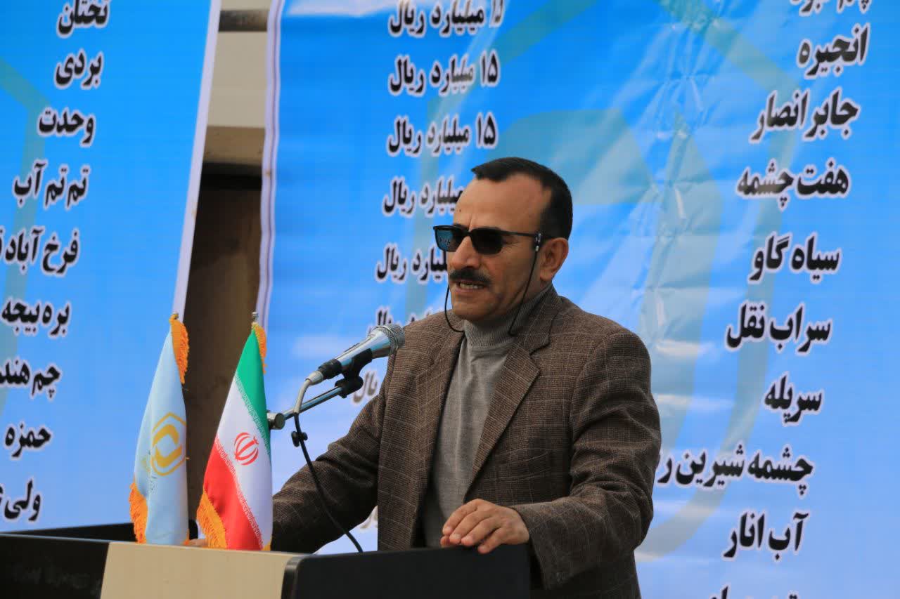 آغاز عملیات آسفالت معابر ۴۰ روستا در جنوب ایلام با حضور نماینده مردم استان در مجلس شورای اسلامی