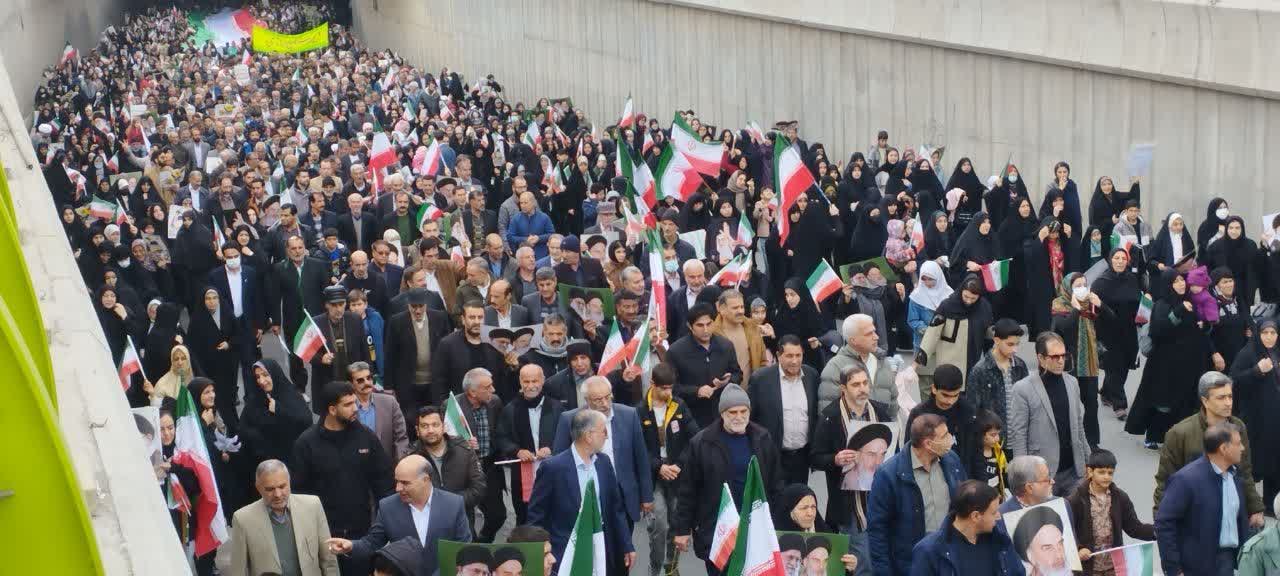 شوق و شور انقلابی: رنگ و صدای یک ملت/ امید به آینده: نسل جدید در خط مقدم