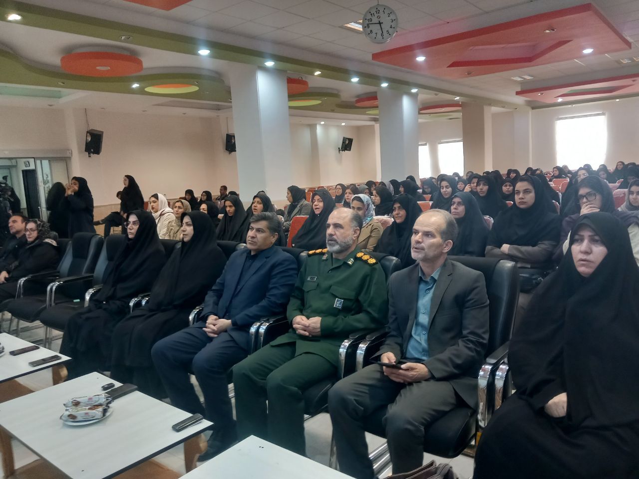 مُد و لباس بومی خاکریز مقابله با جنگ اقتصادی دشمن است