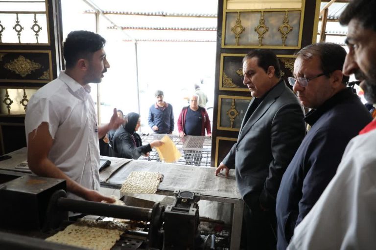 حضور استاندار ایلام در شهرستان چوار و بازدید از بازار و نظارت بر عملکرد دستگاه‌های اجرایی