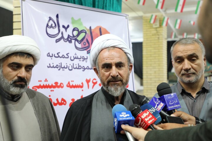 توزیع بسته‌های غذایی، ابزاری کارآمد برای تحقق مسجد محوری در محله‌ها و حمایت از نیازمندان است