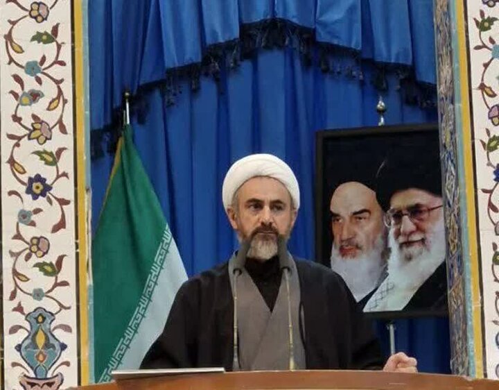 نماینده ولی‌فقیه در استان و امام‌جمعه ایلام: تهدیدهای ترامپ نشانه ضعف آمریکا است