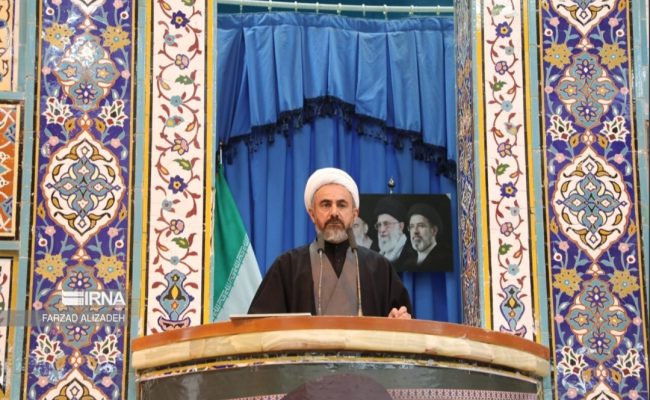 امام جمعه ایلام: بازدارندگی و جهاد اقتصادی هم‌تراز اقتدار نظامی است