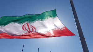 بزرگترین پرچم غرب کشور در صالح‌آباد مهران به اهتزاز درآمد