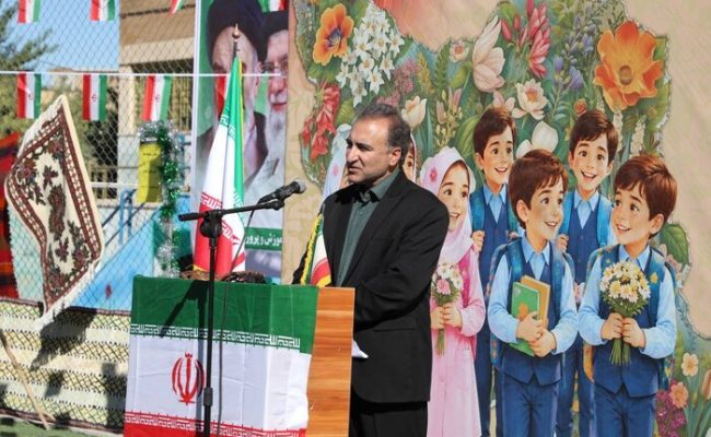 زنگ شکوفه‌ها در مدارس ایلام نواخته شد