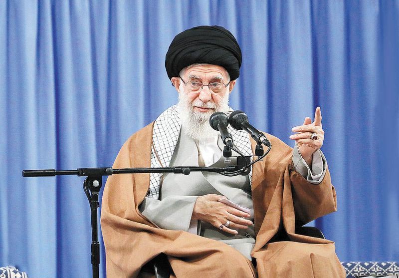 رهبر معظم انقلاب: اگر به توصیه‌های متعدد قبلی درباره آب خوزستان و فاضلاب اهواز توجه می‌شد، مسلماً این وضع ایجاد نمی‌شد/ مردم ناراحتی خود را بروز دادند اما هیچ گله‌ای از آنها نمی‌توان داشت/ دشمن به دنبال آن است که از هر چیز علیه انقلاب و کشور و مصالح مردم استفاده کند؛ باید مراقبت شود که بهانه‌ای به دست آن داده نشود