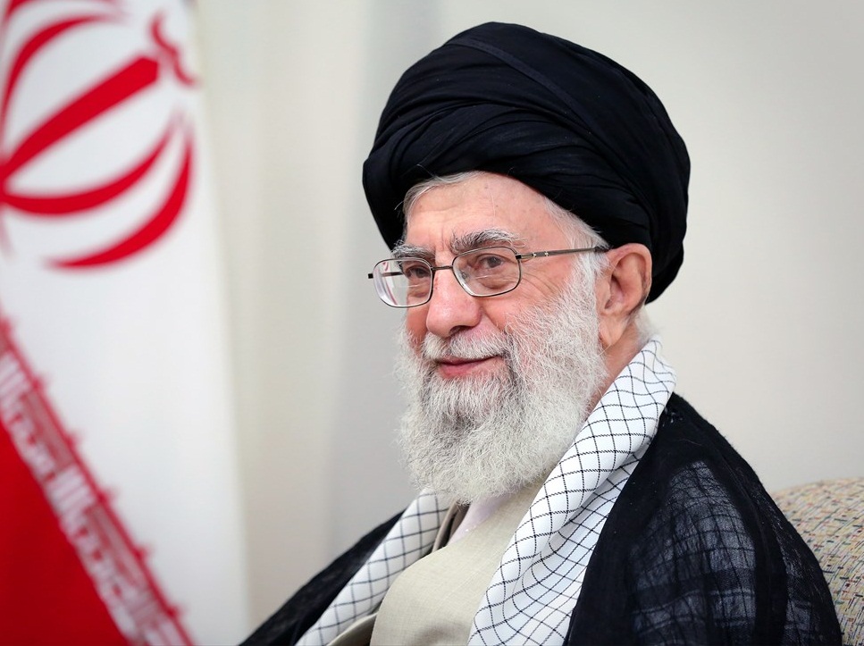 استفتائات جدید رهبر معظم انقلاب درباره کرونا: با مراعات کامل نکات بهداشتی، حداقلِ واجب در مورد غسل و دفن فوتی های کرونا انجام گیرد؛ امکان کفن کردن از روی لباس