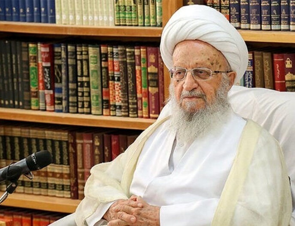 آیت الله مکارم شیرازی: مملکت با شعار اداره نمی شود/ درست است بعضی مسئولان در رفاه باشند ولی این همه مردم محروم وجود داشته باشد؟/ فاصله طبقاتی امنیت ما را متزلزل می کند