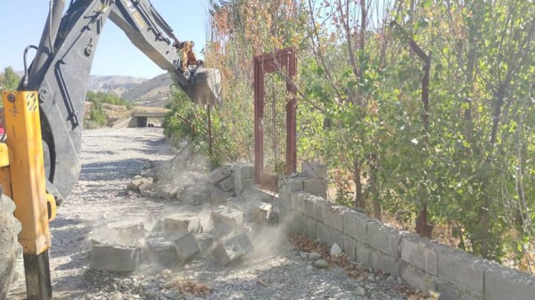 مدیر عامل شرکت آب منطقه ای ایلام خبر داد: رفع تصرف بیش از۳۰۰ متر مربع از اراضی بستر رودخانه