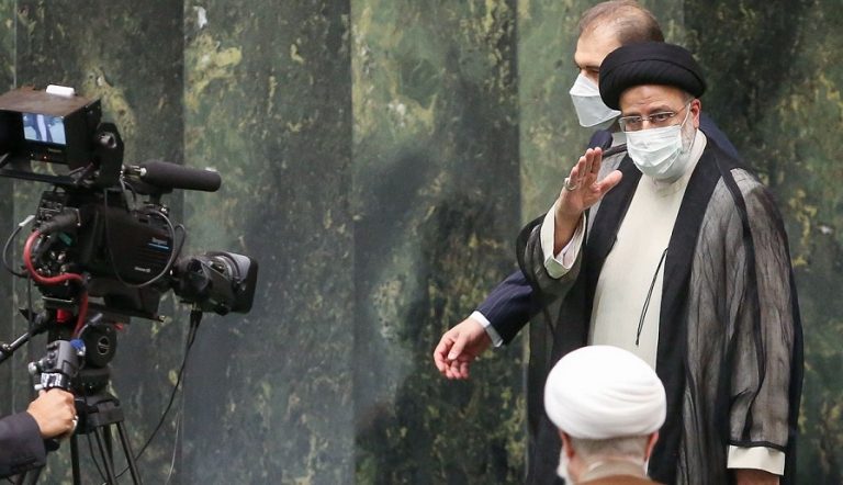 اتحادیه اروپا در مورد حضور نماینده اش در مراسم تحلیف رئیسی: انتقال پیام به دولت جدید ایران به صورت مستقیم بسیار مهم است