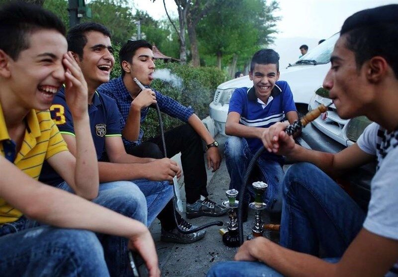۱۴ درصد جمعیت بالای ۱۸ سال کشور دخانیات مصرف می‌کنند/ افزایش ۵۷ درصدی زنان در مصرف قلیان