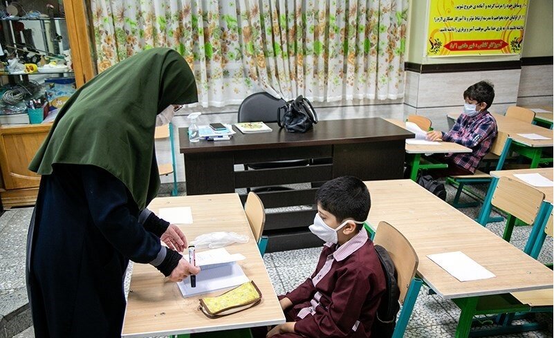 آموزش و پرورش شرط «فاصله‌گذاری فیزیکی» دانش آموزان را حذف کرد