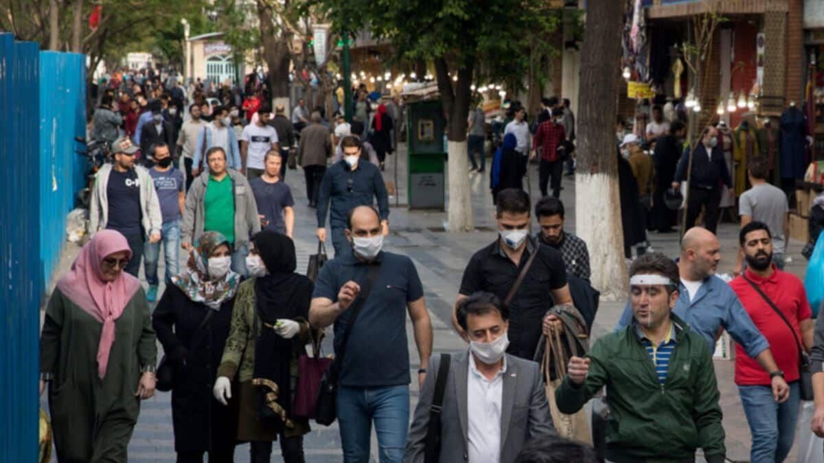 سخنگوی ستاد ملی مقابله با کرونا: دریافت دو دوز واکسن و تست اطمینان‌بخش کرونا برای ورود مسافر به کشور ضروری است/ تاکید بر آموزش حضوری مدارس پس از نوروز
