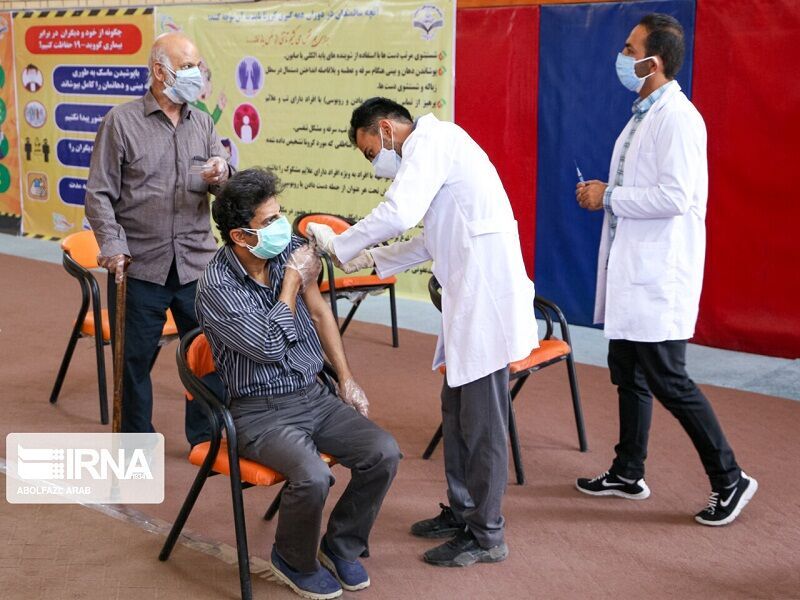مبتلایان به کرونا اُمیکرون چهار تا ۶ هفته پس از بهبودی واکسن بزنند