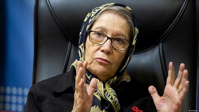 مینو محرز: فقط واکسن کووبرکت، آن هم با مجوز اضطراری به تولید رسیده؛ بقیه هنوز در مراحل دوم و سوم کارآزمایی بالینی هستند/ واکسن کوبایی قرار بود یک پروژه مشترک باشد که سفیرشان اعلام کرد ما چنین پروژه‌ای نداریم