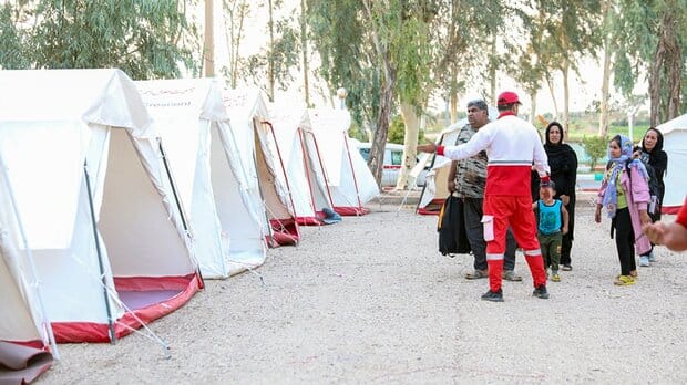 ارائه خدمات جمعیت هلال احمر استان همدان در شهرستان مهران