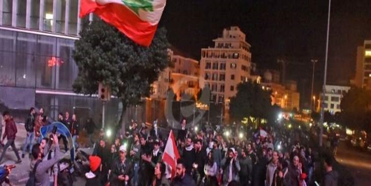 اعتراضات شبانه به گرانی در طرابلس و چند شهر دیگر لبنان