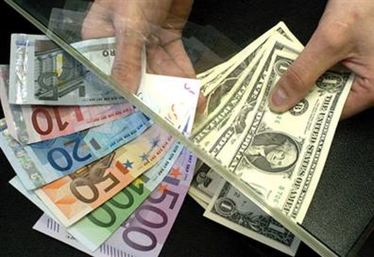 خبرگزاری دولت: ارز ۴۲۰۰ تومانی باید حذف شود/ این ارز مشکلاتی را برای مردم ایجاد کرده و باعث کمبود کالا در بازار می‌شود