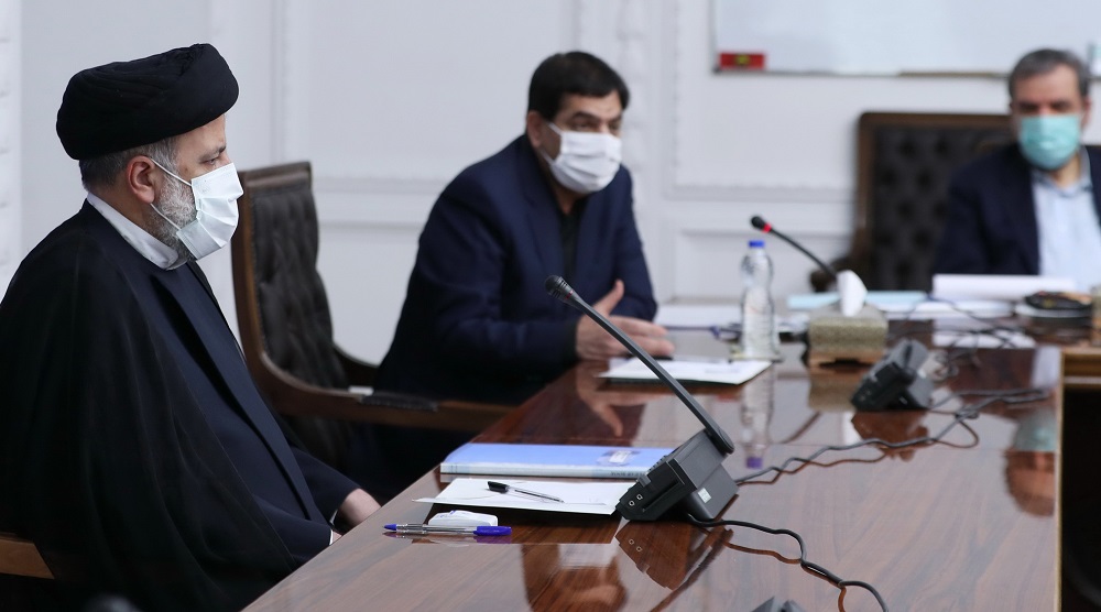 رئیسی: تورم خط قرمز دولت است/ وزارت صنعت اعمال محدودیت و ممنوعیت واردات کالاهای خارجی غیرضروری را در دستور کار قرار دهد