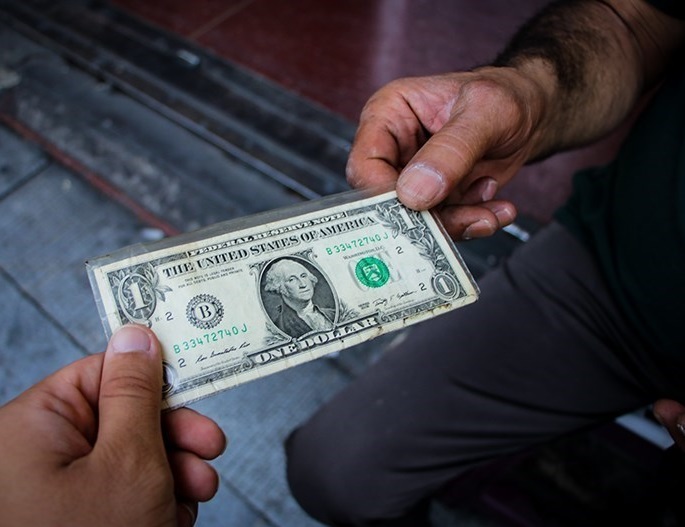 مجلس ارز ۴۲۰۰ را برای سال آینده حذف کرد/ اختصاص ۶۶ هزار میلیارد برای کارت اعتباری