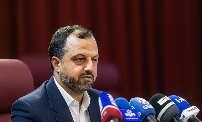 وزیر اقتصاد: تورم بهار امسال به ۴۹ درصد رسید/ در مورد فروش نفت، توافقاتی میان ایران و چین صورت گرفته/ ۷۰ هزار میلیارد تومان اصل بدهی دولت گذشته تسویه شد