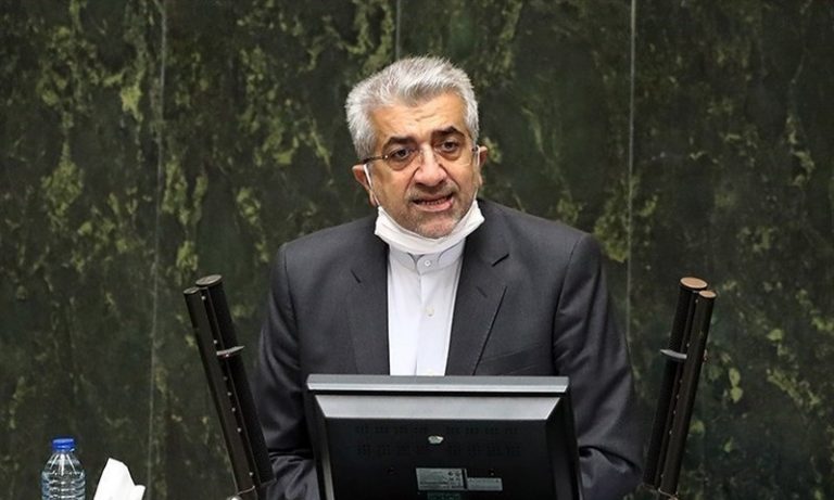 وزیر نیرو: تا سال ۱۴۲۰ تولید برق هسته‌ای باید به ۸۴۰۰ مگاوات برسد