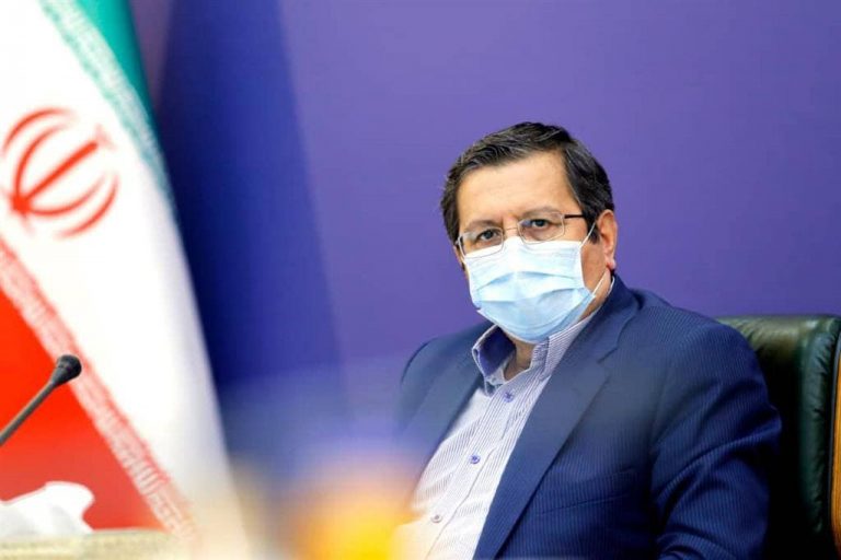 همتی: بانک مرکزی با فروش ۲۰۰ میلیون دلار از منابع صندوق توسعه ملی و پرداخت آن به صندوق تثبیت سهام موافقت کرد