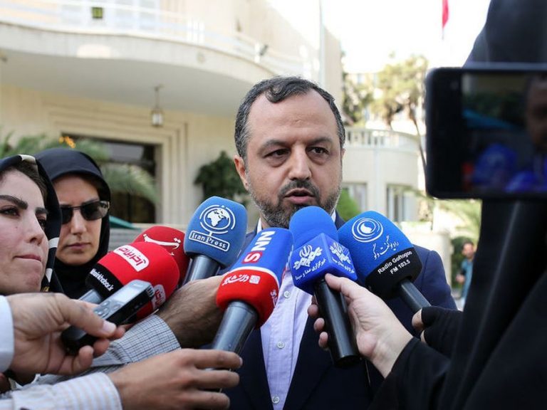 وزیر اقتصاد: بانک مرکزی در تامین ارزهای لازم برای تجارت و واردات کشور هیچ محدودیتی ندارد