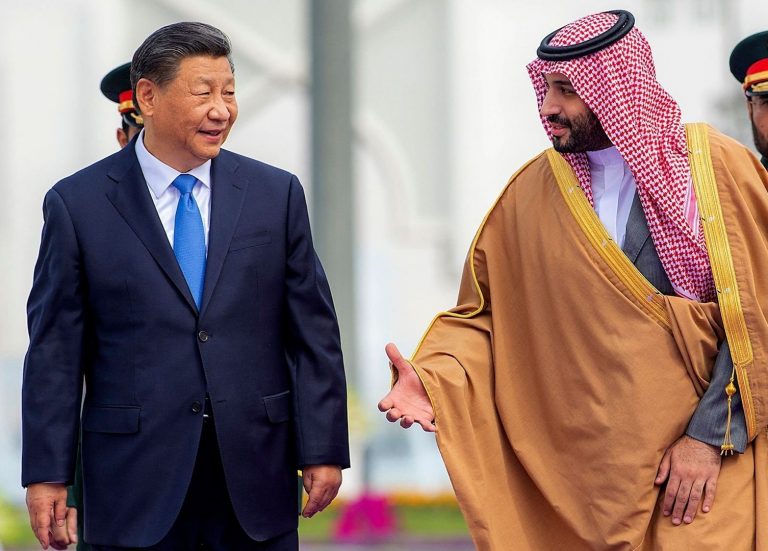 المانیتور: چین «طرح B» خود را در رابطه با ایران و اعراب کلید زد/ چین می‌داند تهران در روابط خارجی اش، جایگزینی برای پکن ندارد/ چین برای اولین بار تلاش کرد اعراب را به قیمت نارضایتی ایران، خشنود کند/ فاصله گیری پکن از سیاست توزان بین دولت‌های عرب خلیج فارس و تهران