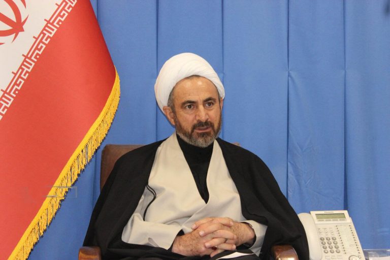 امام جمعه ایلام در دیدار مدیر و جمعی از کارکنان اداره کل میراث فرهنگی تاکید کرد: آمار گردشگران نوروزی حرکتی رو به جلو برای رونق توریسم است