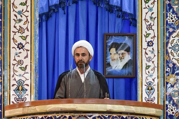 درخواست نماینده ولی فقیه در استان و امام جمعه ایلام از مردم استان/  به داد زائران اربعین برسید