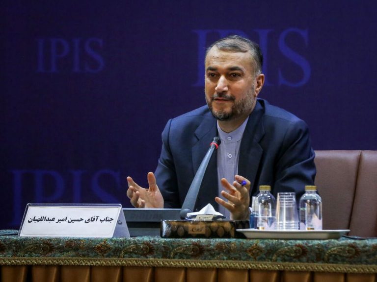 امیرعبداللهیان: نفعی در مذاکرات مستقیم با آمریکا ندیدیم/ طرف آمریکایی در دو، سه هفته گذشته زیاده‌خواهی‌هایی را مطرح کرد/ مسیر دیپلماسی همچنان باز است/ با سه کشور اروپایی در مباحث فنی به نتایجی رسیدیم/ آمریکایی‌ها در حوزه لغو تحریمها، خارج از مذاکرات علاقه مندند شروط جدیدی را مطرح کنند/ در سفرم به مسکو توافق کردیم که اگر خطوط قرمز ما در مذاکرات رعایت شد، روسیه مانع توافق نباشد