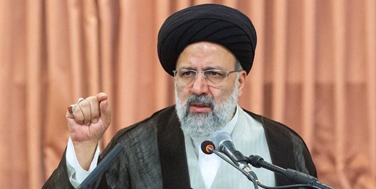 انتقاد رئیسی: در دنیا وقتی یک دولتی سر کار می آید، بقیه تلاش می کنند موفق شود، نه اینکه با قلم زدن بی جا، مردم را ناامید کرد