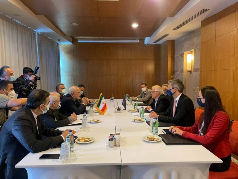 تاکید ظریف بر رفع تحریم‌ها و عدم مذاکره مجدد درباره برجام در دیدار با بورل