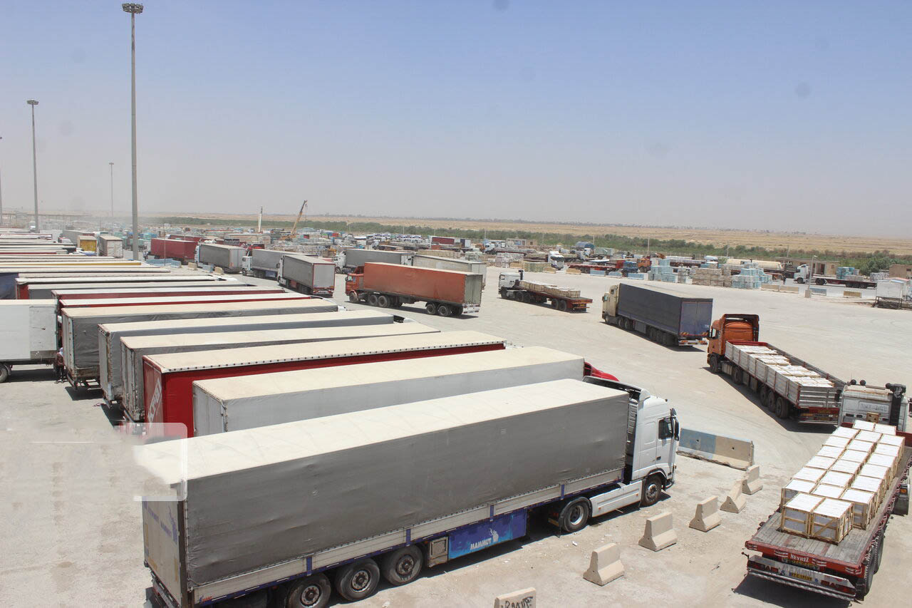 مدیرکل گمرک استان ایلام خبر داد: ترانزیت ۱۴۷ هزار تُن کالا از گمرک بین المللی مهران