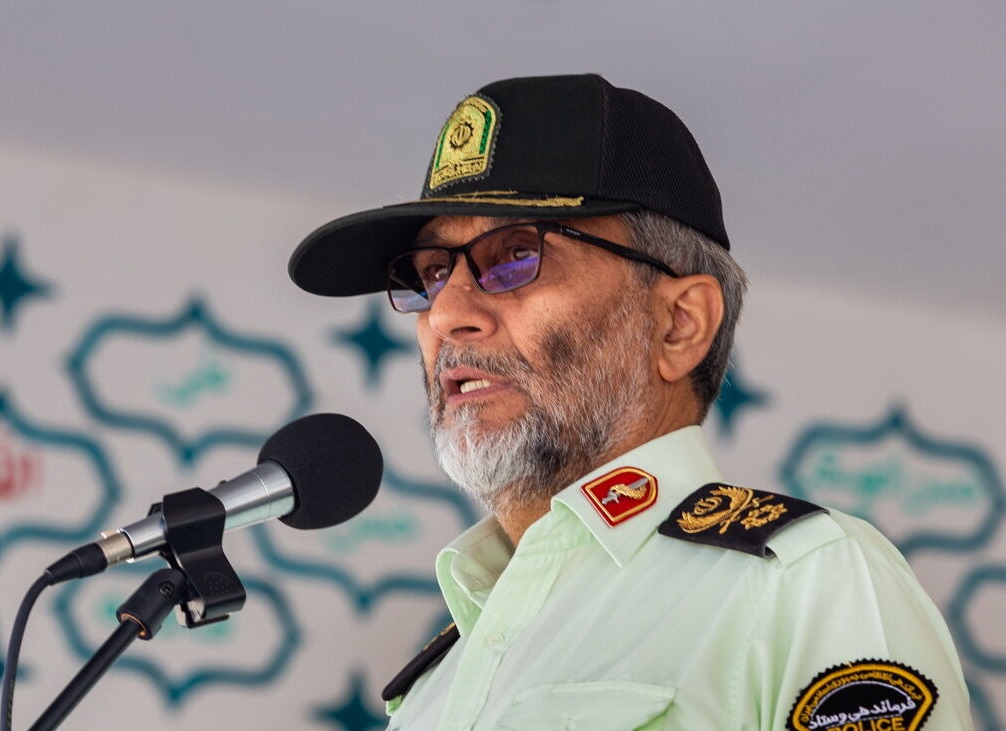 جانشین فرمانده انتظامی کشور: فراجا نه اینکه یک سازمان انتظامی، که یک سازمان انقلابی است/ تفاوت پلیس ایران با پلیس در کشورهای دیگر این است که فراجا هیچ وقت بر مردم نیست؛ با مردم است/ افتخار مجموعه انتظامی این است که فرمانده آن یک ولی فقیه است