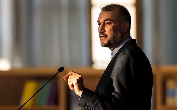 در تماس تلفنی با جوزف بورل؛ امیرعبداللهیان: هر زمانی که غربی‌ها خطوط قرمز باقیمانده ایران را بپذیرند آماده حضور در وین هستم