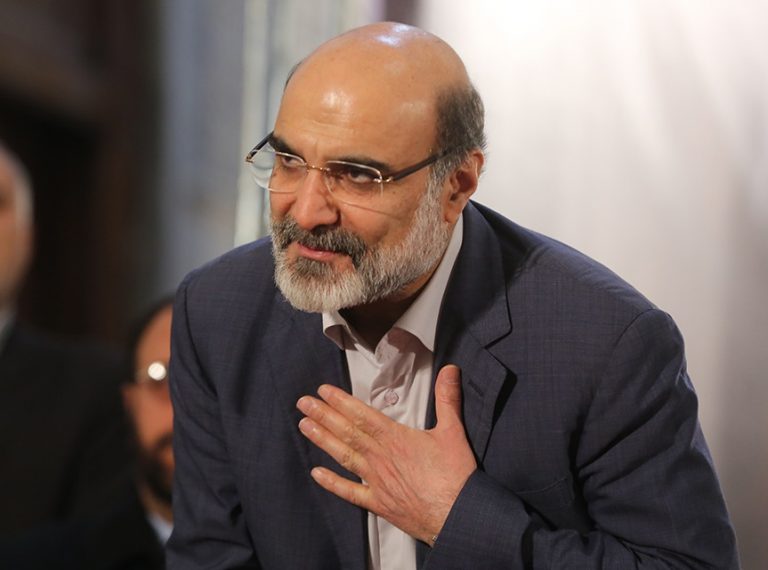 رئیس صداوسیما: به دلیل اظهارات نسنجیده مهمان شبکه چهار از رییس جمهور عذرخواهی می‌کنم/ مسئولیت اظهارنظر در برنامه‌های زنده بر عهده کارشناس مدعو است