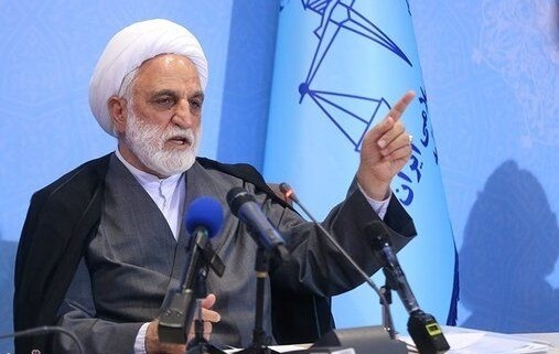 رئیس قوه قضاییه: اخبار کذبی پیرامون یک پرونده‌ قضایی یا یک حکم صادره با هدف فضاسازی و ایجاد ذهنیت غلط در مردم منتشر می‌شود/ قضات به اختلاف‌نظرهایی که در برخی مسائل وجود دارد توجه نداشته باشند/ طبق شرع و قانون به وظیفه خود عمل کنند