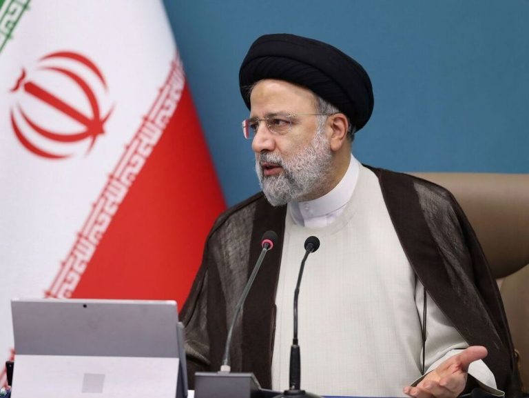 رئیسی: برخی فکر می‌کردند دین یک امر فردی و شخصی است و کاری به امور اجتماعی، سیاسی و فرهنگی ندارد/ دشمن با همه ادعاهایش بسیار ناتوان است اما خود را به‌ظاهر توانمند و دارای منطق جلوه می‌دهد/ آن‌هایی که فکر می‌کردند راه نجات فلسطین در میزهای مذاکره است، اشتباه کردند/ آمریکایی‌ها رسماً اعلام کردند که داعش را خودشان تشکیل داده‌اند