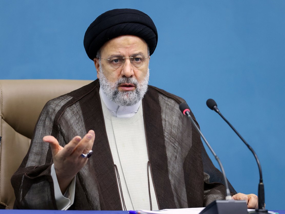 رئیسی: دانشگاه بهترین جایگاه برای گفتگو و ارائه راهکار درباره رخداد‌های اخیر است اما شرط این گفتگو‌، فهم درست مسائل است/ اگر تحلیل‌ها تحت تاثیر فضاسازی‌های رسانه‌ای و مجازی باشند، راهکار‌های ارائه شده راه به خطا خواهند برد