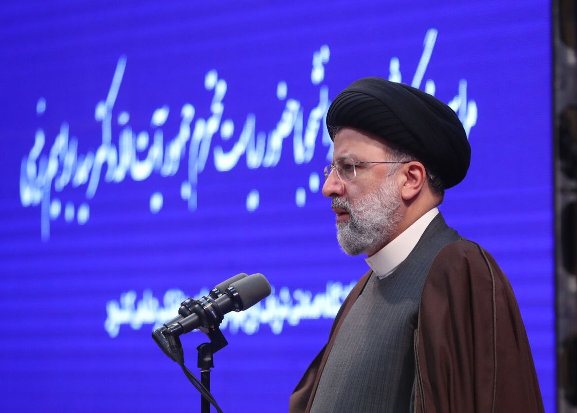 رئیسی در دانشگاه تهران: برخی توصیه کردند امروز دانشگاه نیایم و یا حداقل دانشگاه تهران نیایم/ اعتراضات را باید شنید/ اعتراض با اغتشاش فرق دارد/ آمریکایی‌ها می‌خواهند اینجا سوریه و افغانستان شود