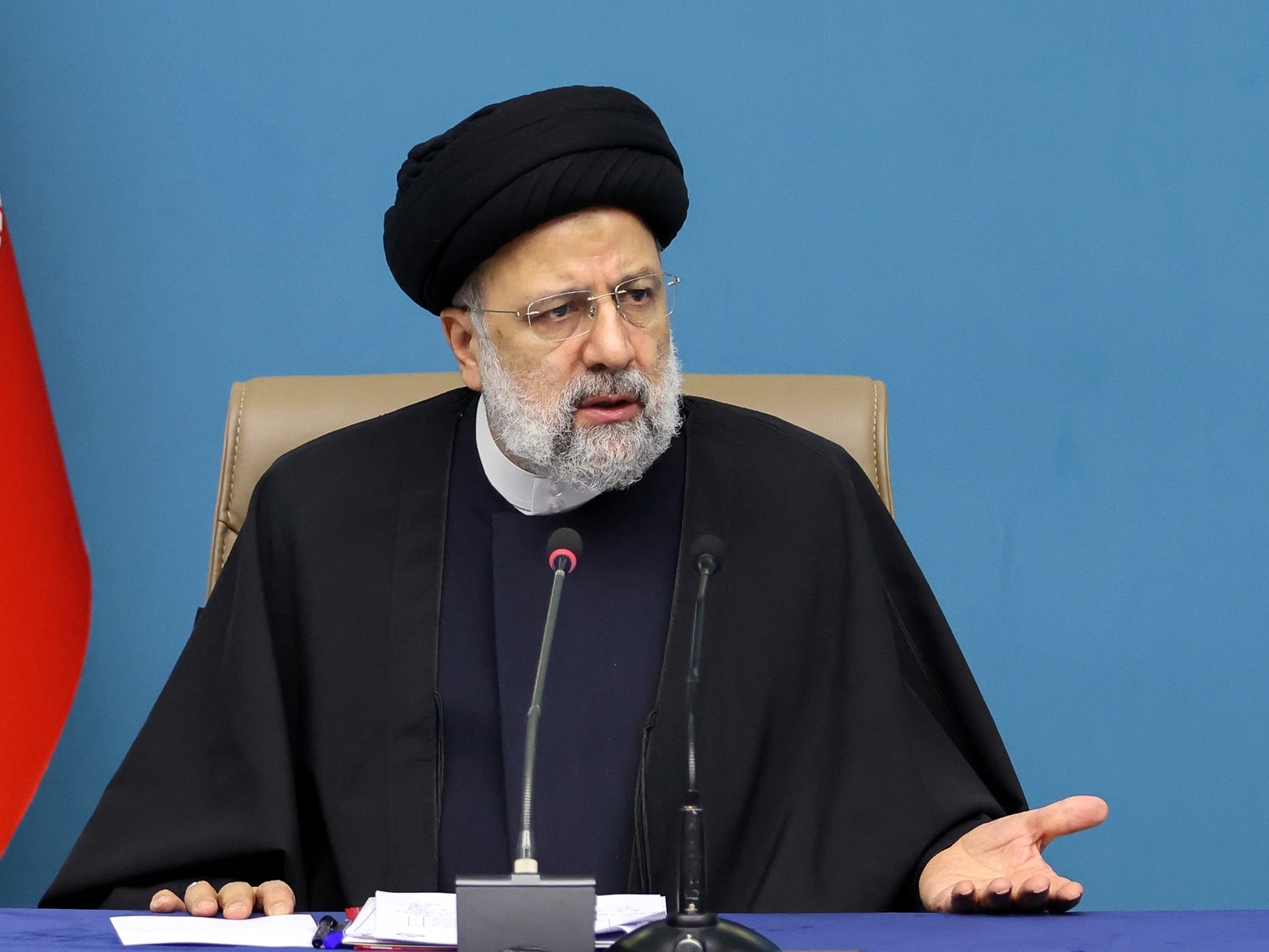 رئیسی: آمار شیوع کرونا در نقاط مختلف جهان افزایش یافته؛ باید سطح مراقبت‌های بهداشتی را بالاتر ببریم/ کسانی که ۶ ماه از تزریق آخرین دز واکسن کرونای آن‌ها گذشته، واکسن بزنند/ وضعیت مطلوب کشور از لحاظ ابتلا و تلفات کرونا یک موهبت الهی است