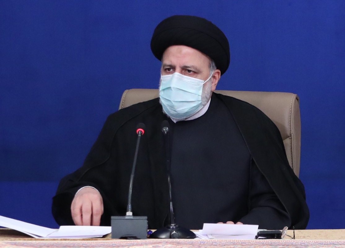 رئیسی: واکسن داخلی در مقایسه با انواع وارداتی آن کمترین عوارض را دارد؛ این موضوع می‌تواند برای مردم اطمینان خاطر و آرامش به همراه داشته باشد/ بدخواهان با تبلیغات، تولید و توانایی متخصصان داخلی را زیر سوال می‌برند/ برگزاری مراسم اربعین منوط به موافقت دولت عراق است